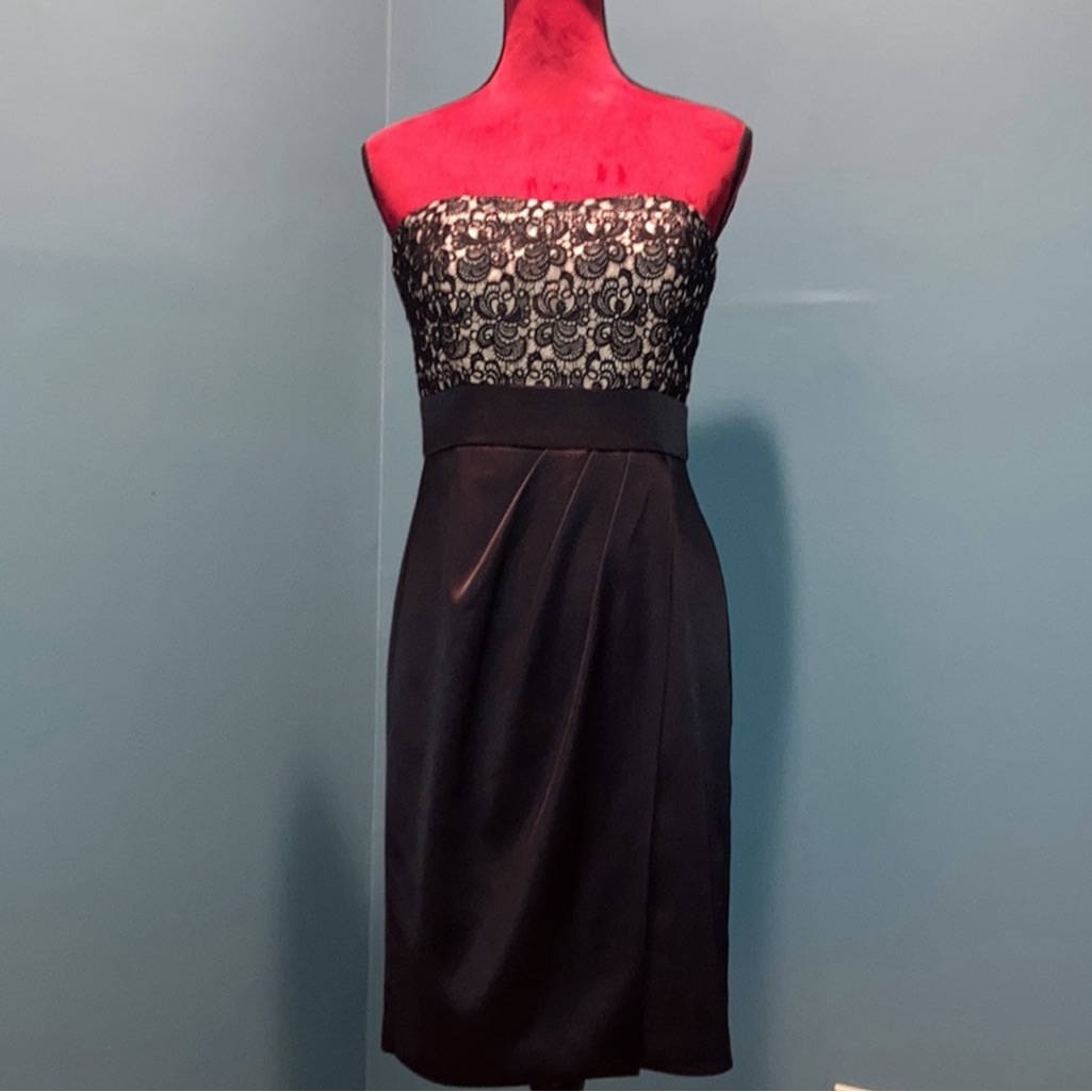 Gorgeous White House Black Market Dress